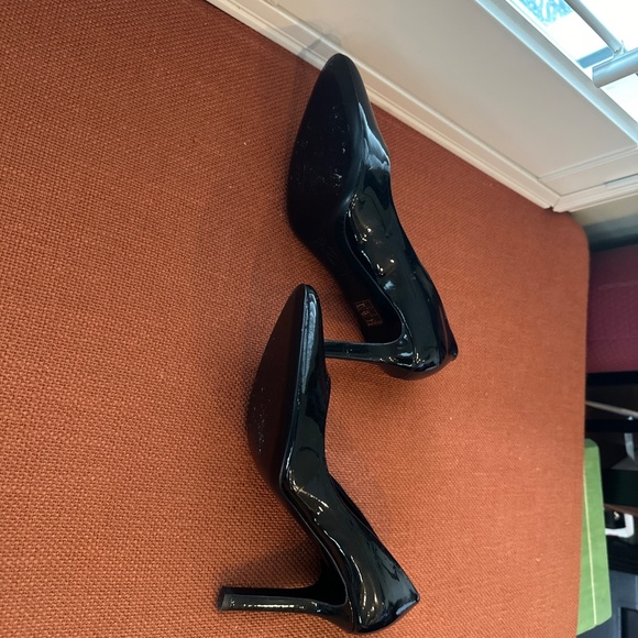 Tamara Mellon black Patent Leather Pumps size 37 1/2 - Picture 3 of 7